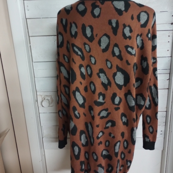Yo Moko Women's Leopard Print Medium V-Neck High Low Hemline Sweater Oversized - Picture 5 of 12